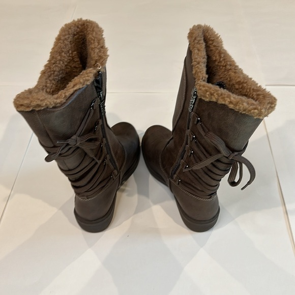 Totes “Ivy” Winter Boot, Size 6 - Picture 4 of 5